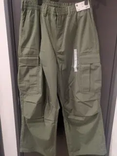 新品 GU ジーユー スーパーワイドカーゴパンツ オリーブ