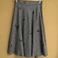 ジルスチュアート　フレアスカート グレーとブラックのチェック柄　花