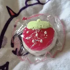 MOMOCO いちご スクイーズ