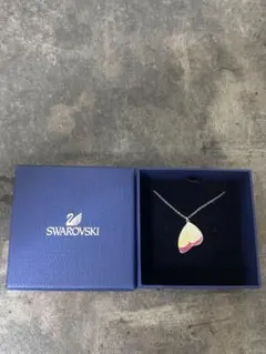 スワロフスキー　SWAROVSKI ネックレス　蝶モチーフ
