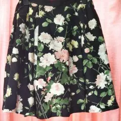 お値下げしました花柄スカートのサムネイル
