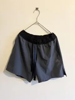 adidas グレー　ショートパンツ　Ｓサイズ レディース