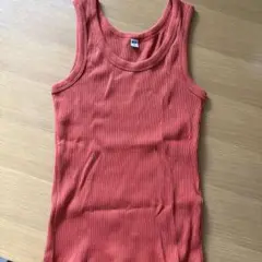 UNIQLO オレンジ 系朱赤タンクトップ M
