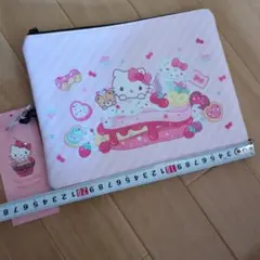 Hello Kitty ポーチ サンリオ 新品未使用　キティちゃん