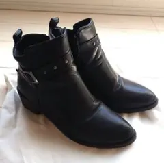 黒い合成皮革ブーツ ジッパー付き