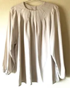春ファッション　トップス グレー　ブラウス