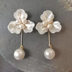 パールホワイトフラワー 花嫁アクセサリー ブライダルアクセサリー ウエディング