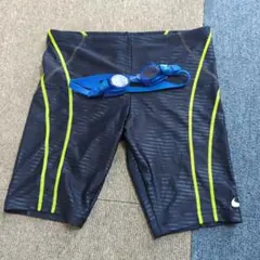 ナイキ水着170センチ、ゴーグル付き　美品