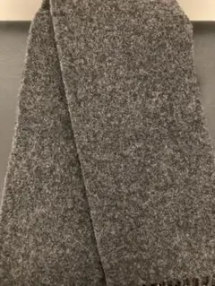 グレーのマフラー　男女問わず