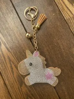 鹿デザイン チャーム ピンクポンポン付き ルイヴィトン - メルカリ