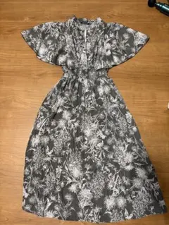 SPRAY PREMIUM 花柄ワンピース