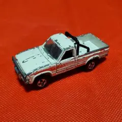 トミカ No.61 トヨタ ハイラックス 4WD 日本製 当時物 絶版