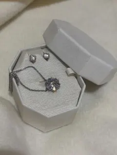 SWAROVSKI ネックレスピアスセット