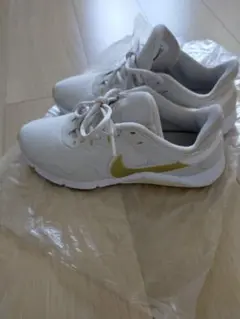 Nike スニーカー ホワイト/ゴールド