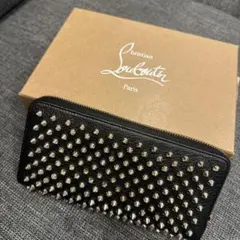◇箱付き極美品◇ルブタン　パネトーネ　スパイクスタッズ長財布　シボ革　ブラックのサムネイル