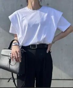ISOOK ホワイト　デザインTシャツ　新品未使用タグ付きのサムネイル