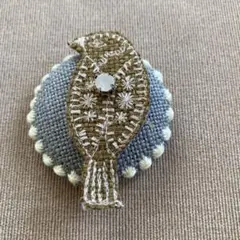 ミナペルホネン刺繍デザインブローチ ハンドメイド
