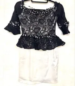 白黒ペプラムドレスと花柄のペプラムドレス