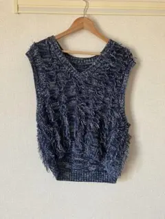 フリンジ付きネイビーのニットベスト