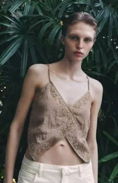 ZARA ビーズ刺繍トップ