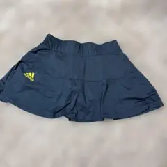 adidas ネイビーフレアスカート