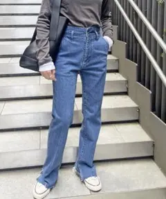 Item thumbnail for item 8cadd79b-7d06-428a-8d9b-023584ffb23a