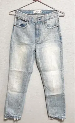 Abercrombie & Fitch High Rise Mom Jeanのサムネイル