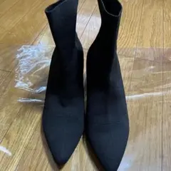 GUニット素材 ポインテッドトゥ ショートブーツ 黒