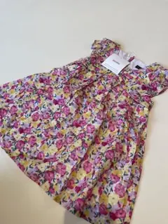 【新品未使用】BeBe 花柄ワンピース 80 ベビー