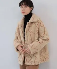 美品　Ray beams ラインプリントボアブルゾン　ボアコート