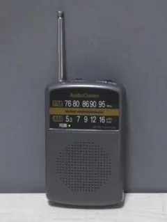 まあまあ美品　AudioComm　ポケットラジオ　RAD-P135N　携帯ラジオのサムネイル