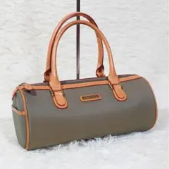 希少 デザイン◎《BURBERRY》バレルバッグ グリーン ヌメ革 ロゴ金具のサムネイル