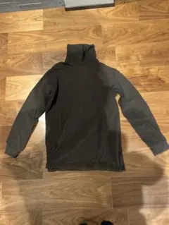 黒 ハイネック 長袖カットソー