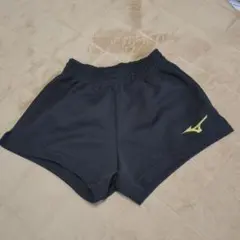 Mizuno 黒 ショートパンツSサイズ、ロゴ金色