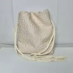 エンボスフラワー優雅な花舞いポシェット
