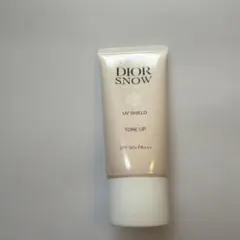 ディオール　スノー UVシールド　トーンアップ　50＋