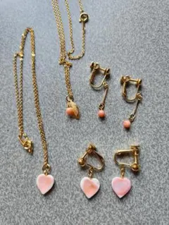 珊瑚ゴールドメッキ ハート型ネックレスとイヤリングセット