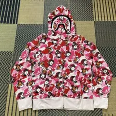 A BATHING APE × KITTY ABCカモ シャークパーカー ピンク