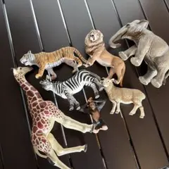 動物フィギュア ゾウ　しまうま　ライオン　トラ　キリン　インテリア　猿　置物