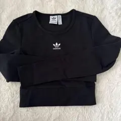 adidas クロップド丈 Tシャツ リブ エッセンシャルズ 完売品のサムネイル