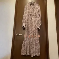 花柄フリルネック長袖ワンピース