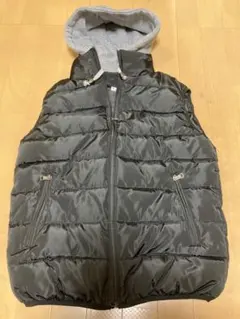 ダウンベスト　黒/灰色　160〜185cmぐらいの方？　スノーウェアにも。
