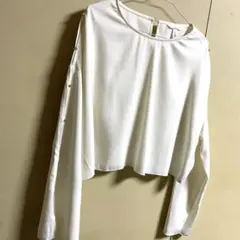 H＆M 袖ゆったり ボタン 袖開き キレイめカットソー