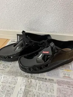 Supreme Clarks Originals Wallabeeのサムネイル