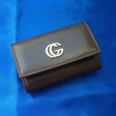 正規品 グッチGUCCI キーケース６ 未使用品 GG　茶系　プレゼントにも♪