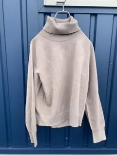 【UNIQLO】タートルネックセーター　ベージュ　Lサイズ