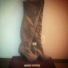 未使用　キャメルのニーハイブーツ　Mサイズ