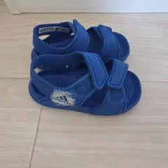 adidas 青 サンダル