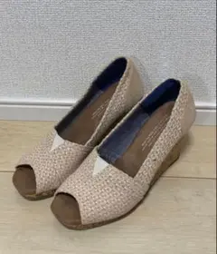 TOMS トムス ウエッジソール パンプス 23 オープントゥ ヒール サンダルのサムネイル