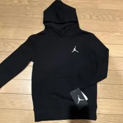 新品Jordan ブラックパーカー 115cm 定価4400円